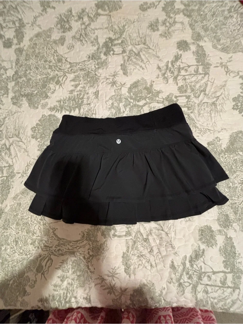 VINTAGE 2011 Lululemon sz 8 Run Your Heart Out Skirt skort athleisure y2k retro